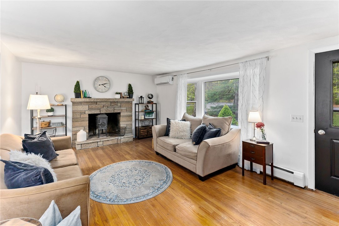352 Lafayette Road