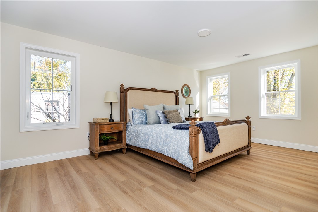 Warwick, Rhode Island 02889, United States, 3 Bedrooms Bedrooms, ,3 BathroomsBathrooms,Residential,Pending,15355