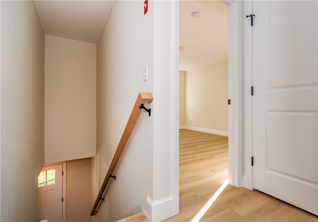 Warwick, Rhode Island 02889, United States, 3 Bedrooms Bedrooms, ,3 BathroomsBathrooms,Residential,Pending,15355