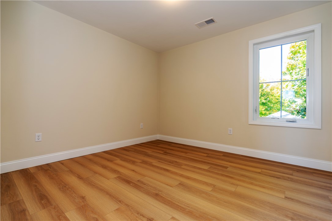 Warwick, Rhode Island 02889, United States, 3 Bedrooms Bedrooms, ,3 BathroomsBathrooms,Residential,Pending,15355