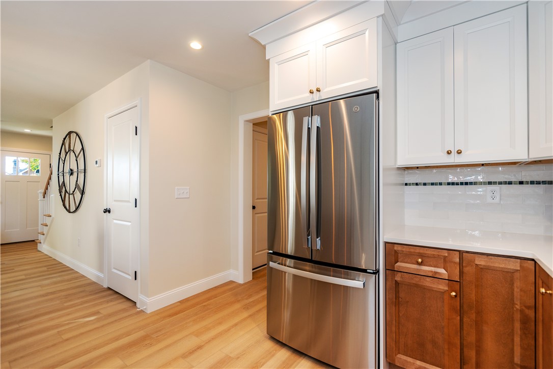 Warwick, Rhode Island 02889, United States, 3 Bedrooms Bedrooms, ,3 BathroomsBathrooms,Residential,Pending,15355