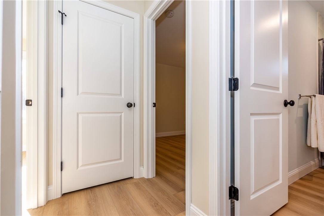 Warwick, Rhode Island 02889, United States, 3 Bedrooms Bedrooms, ,3 BathroomsBathrooms,Residential,Pending,15355