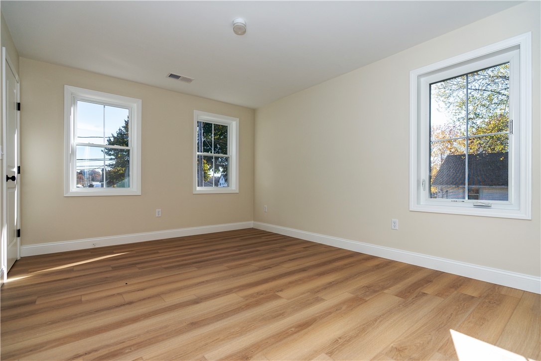 Warwick, Rhode Island 02889, United States, 3 Bedrooms Bedrooms, ,3 BathroomsBathrooms,Residential,Pending,15355