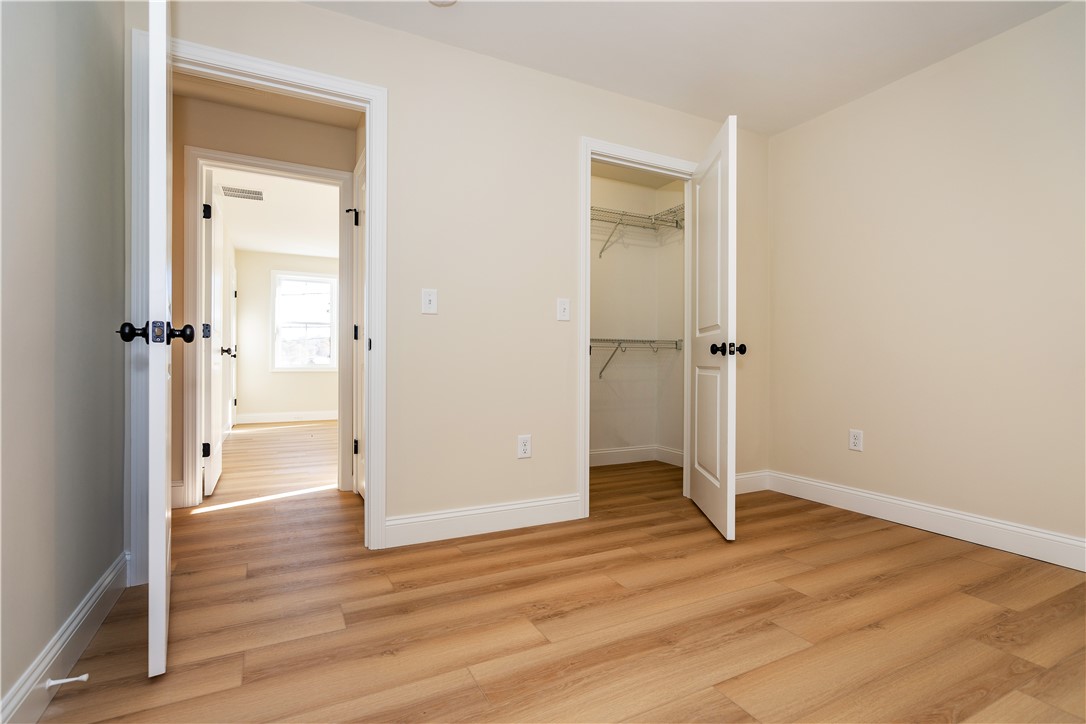 Warwick, Rhode Island 02889, United States, 3 Bedrooms Bedrooms, ,3 BathroomsBathrooms,Residential,Pending,15355