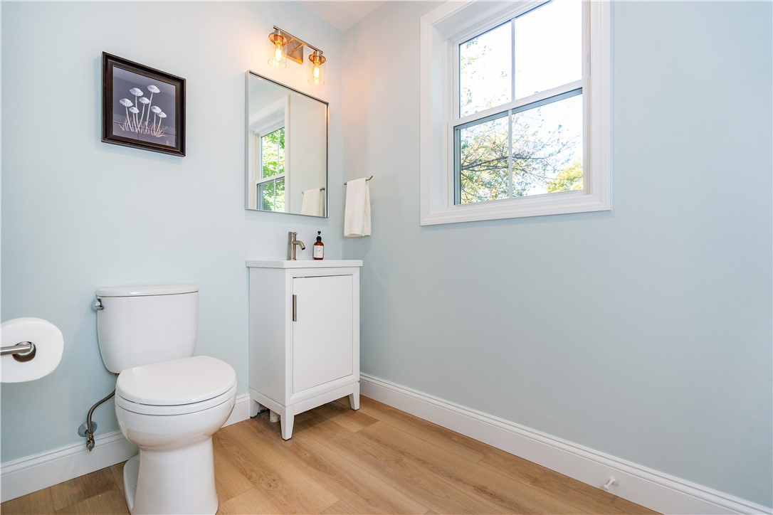 Warwick, Rhode Island 02889, United States, 3 Bedrooms Bedrooms, ,3 BathroomsBathrooms,Residential,Pending,15355