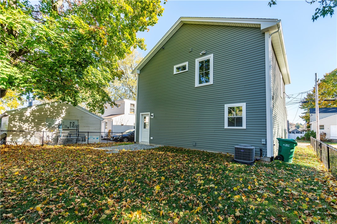 Warwick, Rhode Island 02889, United States, 3 Bedrooms Bedrooms, ,3 BathroomsBathrooms,Residential,Pending,15355