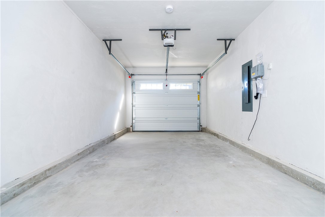 Warwick, Rhode Island 02889, United States, 3 Bedrooms Bedrooms, ,3 BathroomsBathrooms,Residential,Pending,15355