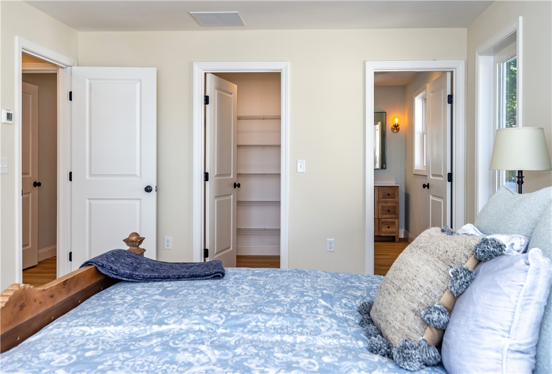 Warwick, Rhode Island 02889, United States, 3 Bedrooms Bedrooms, ,3 BathroomsBathrooms,Residential,Pending,15355