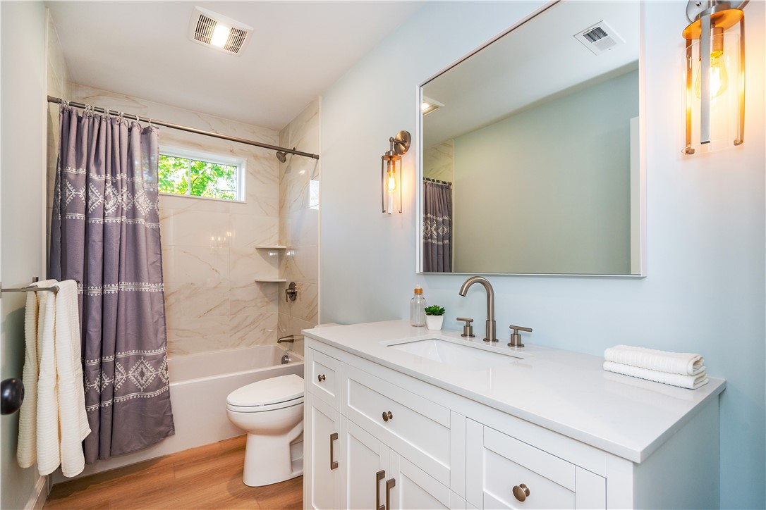 Warwick, Rhode Island 02889, United States, 3 Bedrooms Bedrooms, ,3 BathroomsBathrooms,Residential,Pending,15355