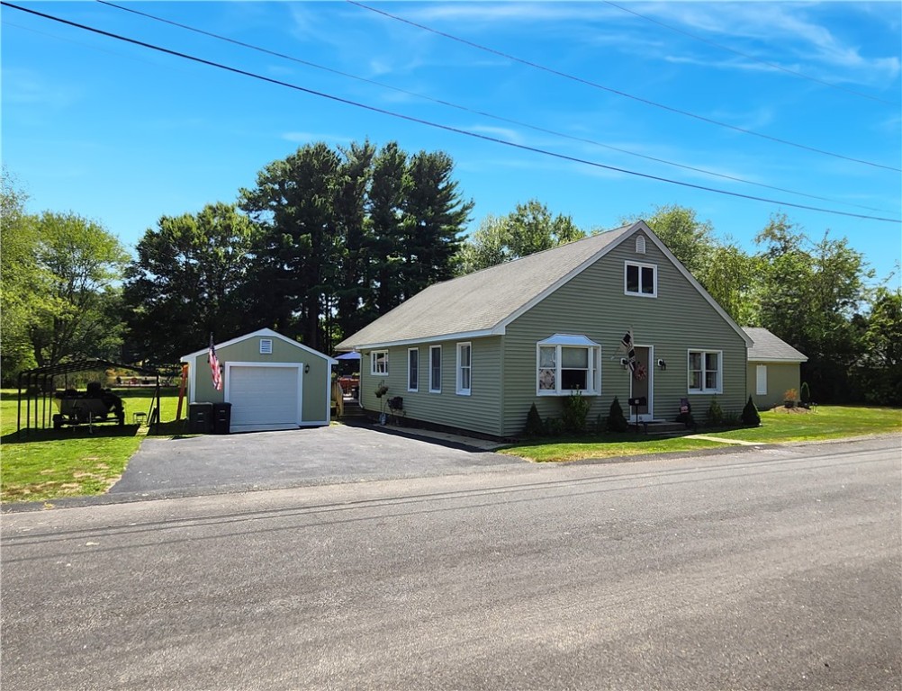 30 Twin Lakes Avenue