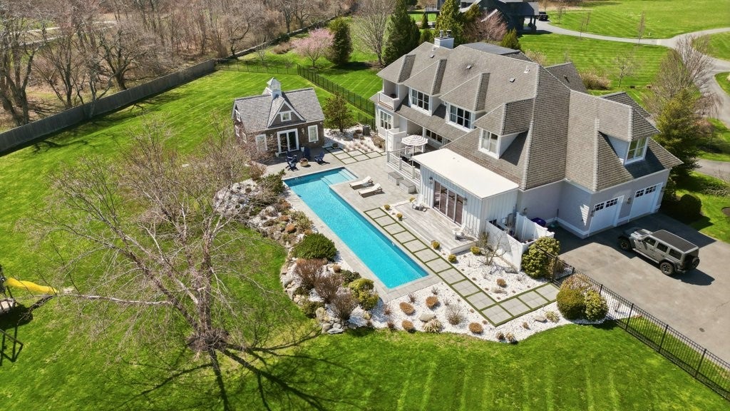 99 Meadowlark Lane