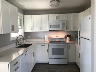 Narragansett, Rhode Island 02882, United States, 2 Bedrooms Bedrooms, ,1 BathroomBathrooms,Residential,Active,181797