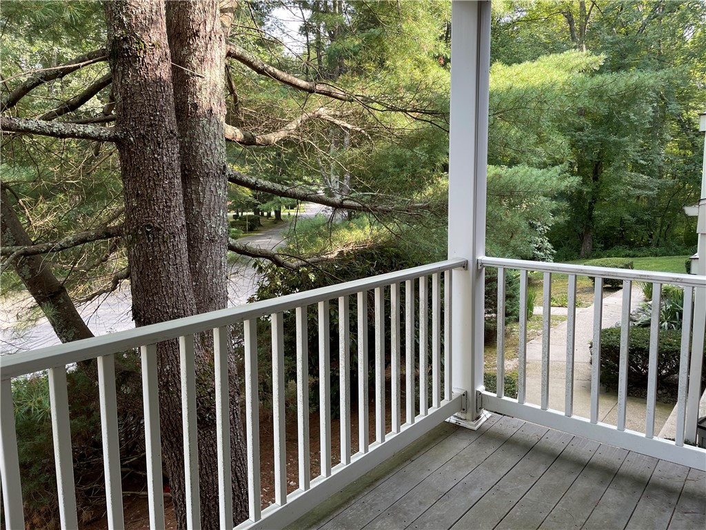 Smithfield, Rhode Island 02828, United States, 2 Bedrooms Bedrooms, ,1 BathroomBathrooms,Residential,Pending,190088