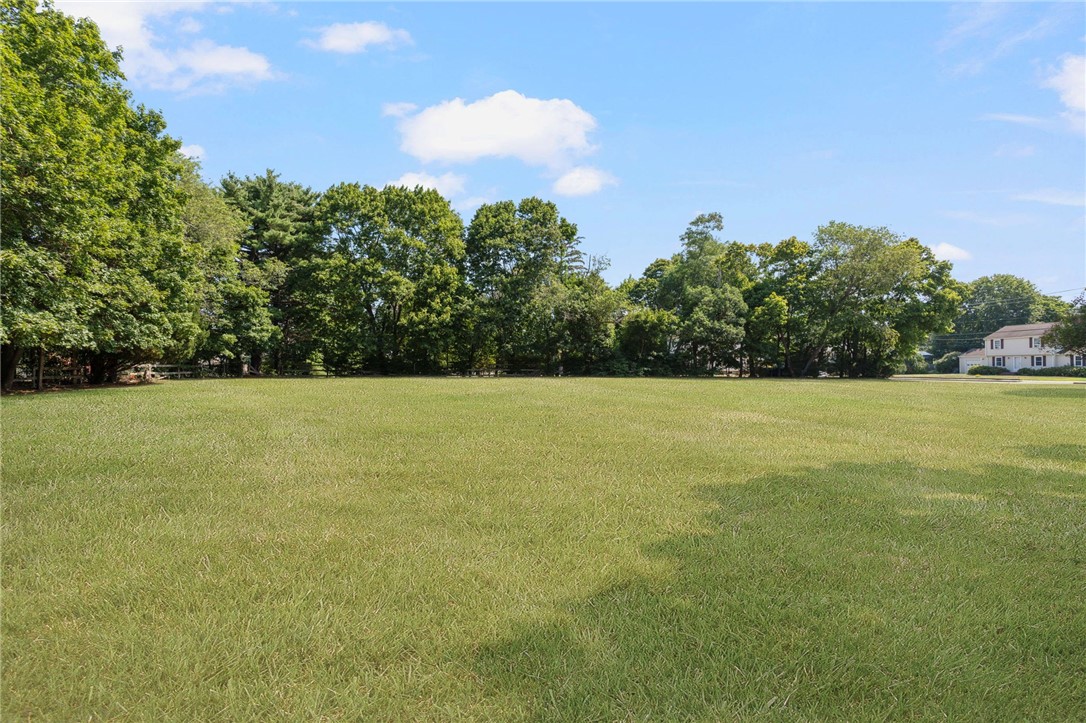 North Kingstown, Rhode Island 02852, United States, 3 Bedrooms Bedrooms, ,2 BathroomsBathrooms,Residential,Active,182924