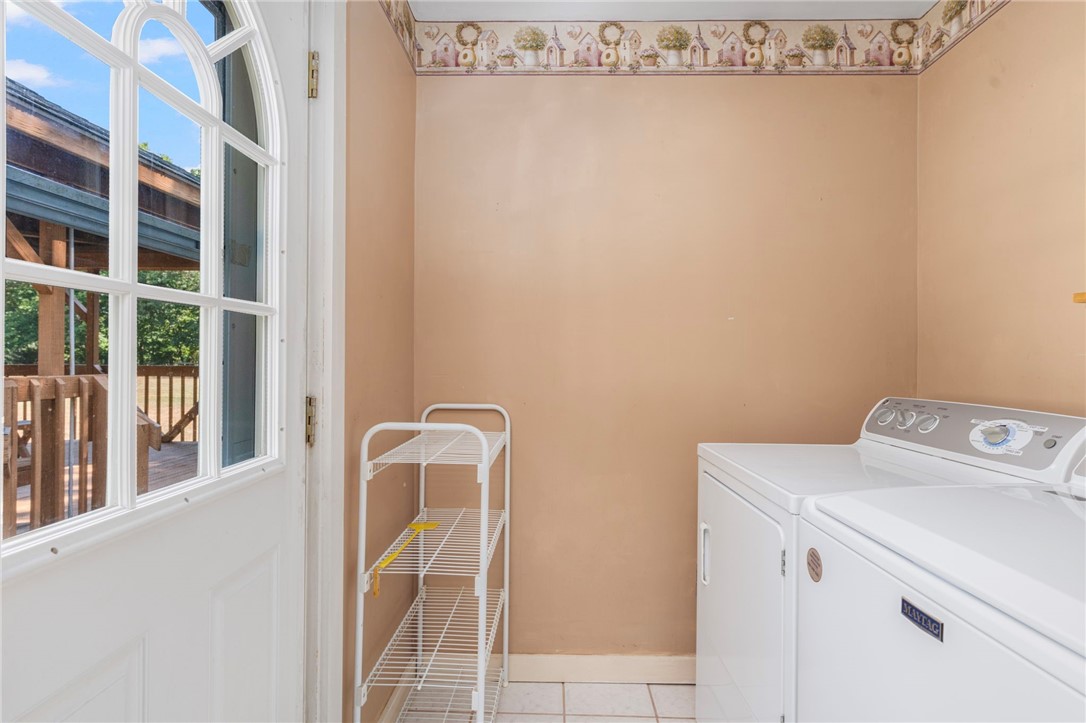 North Kingstown, Rhode Island 02852, United States, 3 Bedrooms Bedrooms, ,2 BathroomsBathrooms,Residential,Active,182924