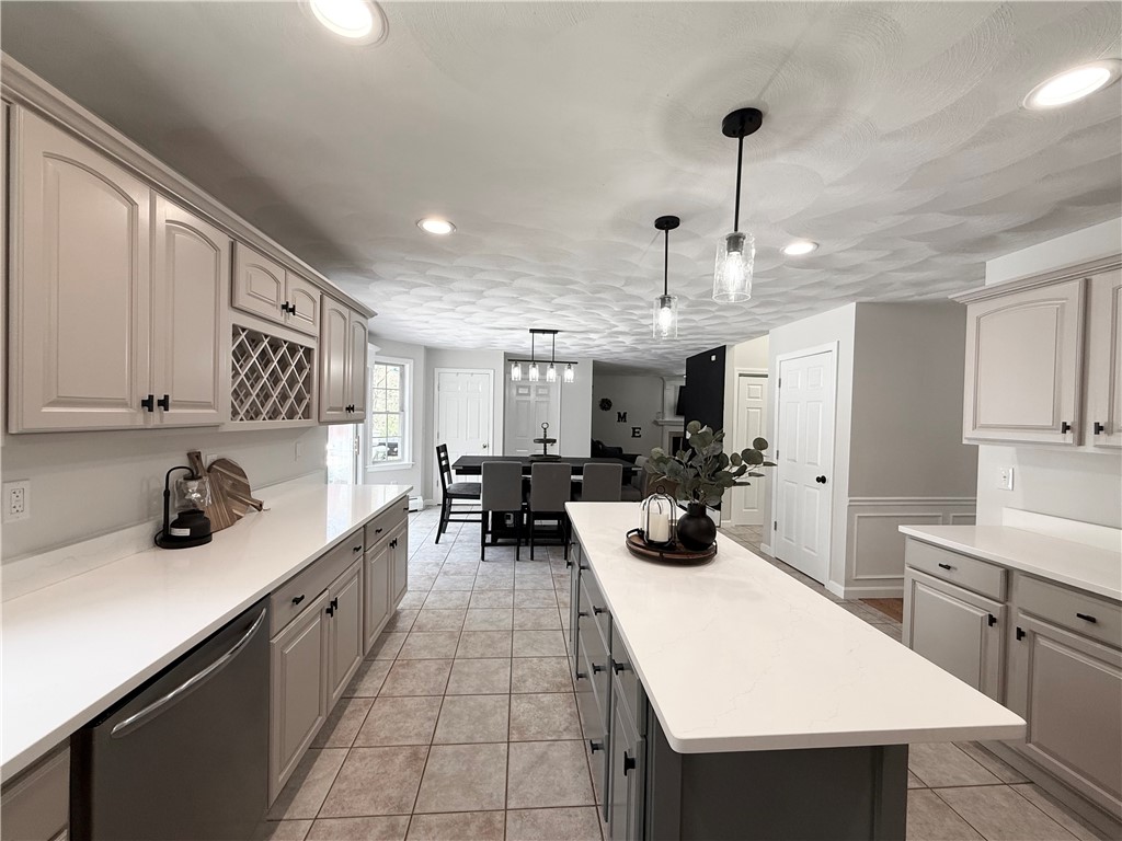 299 ROBIN HOLLOW Road