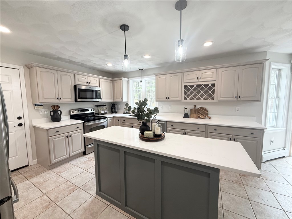 299 ROBIN HOLLOW Road