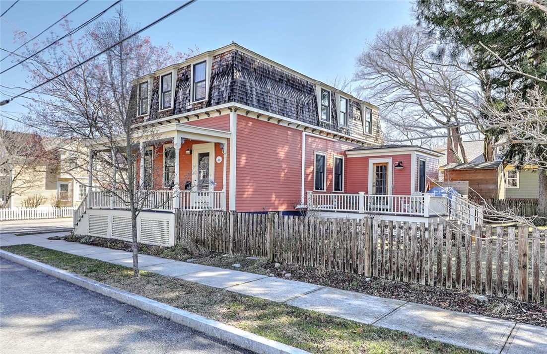 27 Sowamsett Avenue