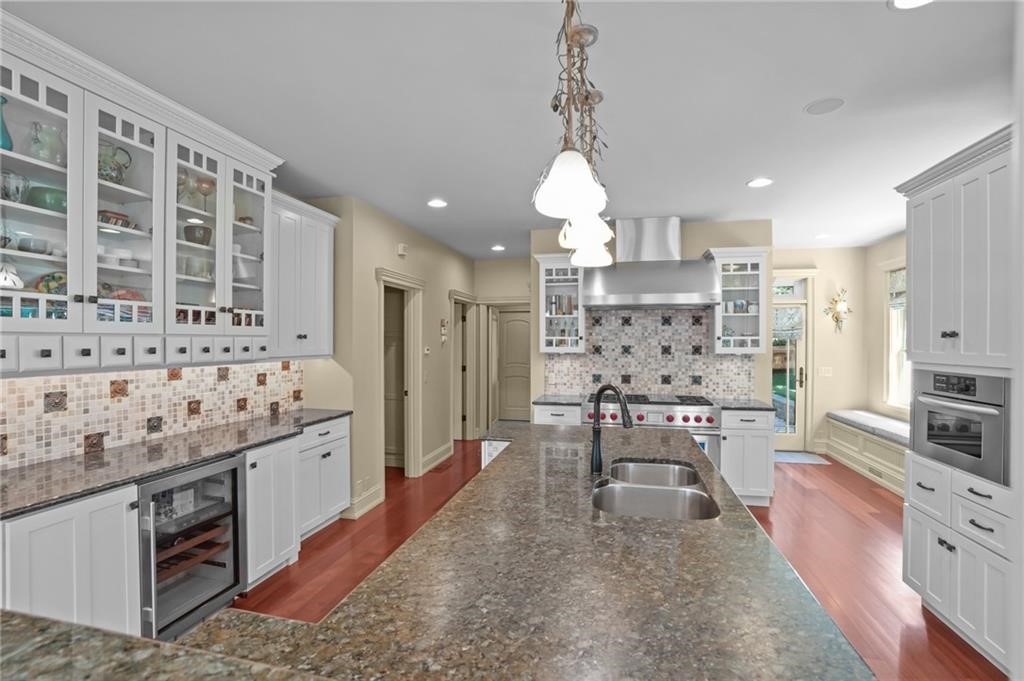 Narragansett, Rhode Island, 02882, United States, 4 Bedrooms Bedrooms, ,4 BathroomsBathrooms,Residential,Active,2032894