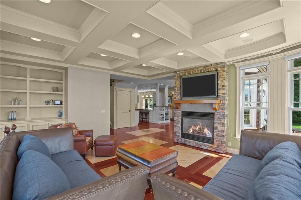 Narragansett, Rhode Island, 02882, United States, 4 Bedrooms Bedrooms, ,4 BathroomsBathrooms,Residential,Active,2032894