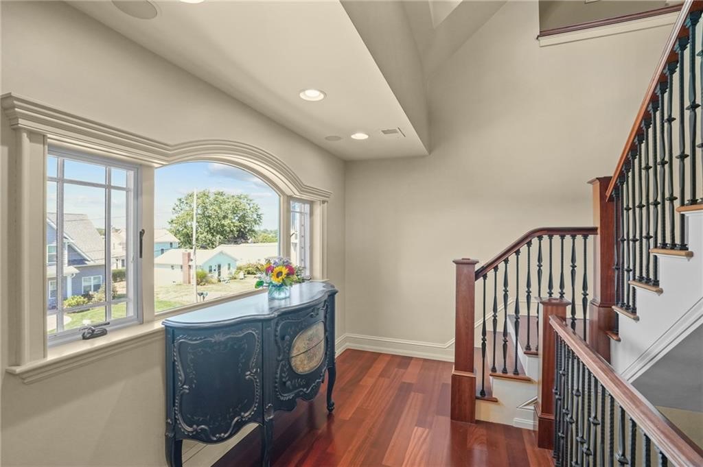 Narragansett, Rhode Island, 02882, United States, 4 Bedrooms Bedrooms, ,4 BathroomsBathrooms,Residential,Active,2032894