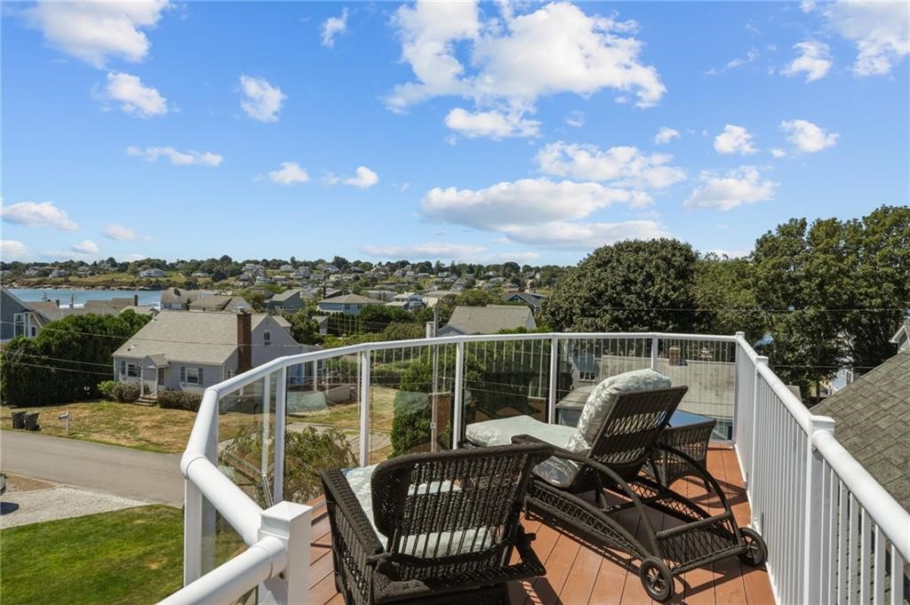 Narragansett, Rhode Island, 02882, United States, 4 Bedrooms Bedrooms, ,4 BathroomsBathrooms,Residential,Active,2032894