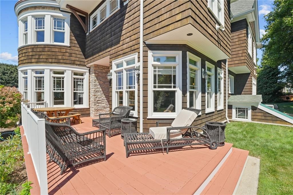 Narragansett, Rhode Island, 02882, United States, 4 Bedrooms Bedrooms, ,4 BathroomsBathrooms,Residential,Active,2032894