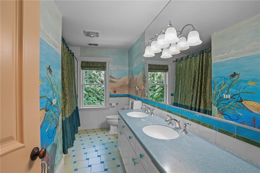 Narragansett, Rhode Island, 02882, United States, 4 Bedrooms Bedrooms, ,4 BathroomsBathrooms,Residential,Active,2032894