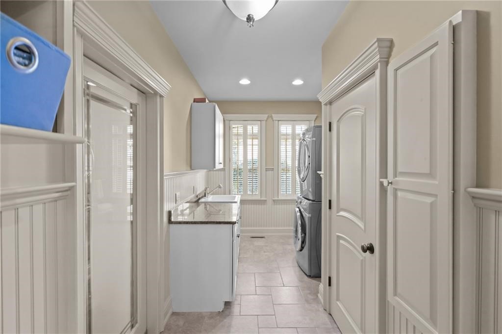 Narragansett, Rhode Island, 02882, United States, 4 Bedrooms Bedrooms, ,4 BathroomsBathrooms,Residential,Active,2032894