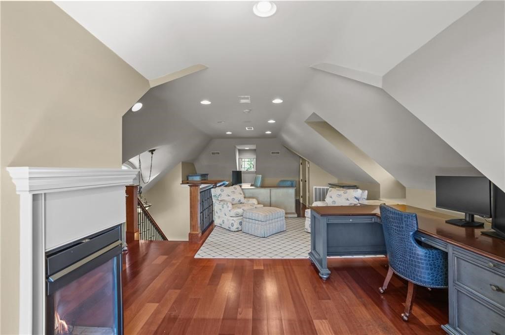 Narragansett, Rhode Island, 02882, United States, 4 Bedrooms Bedrooms, ,4 BathroomsBathrooms,Residential,Active,2032894
