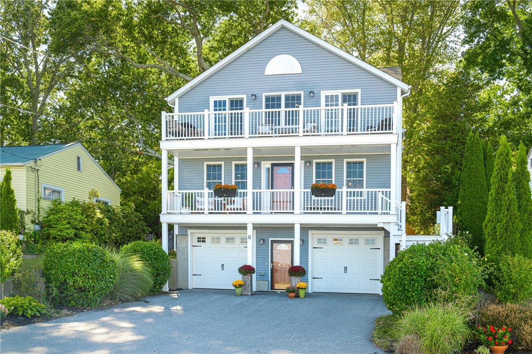 11 King Philip Avenue