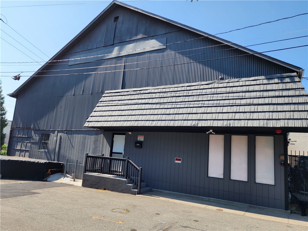 8 Depot Avenue