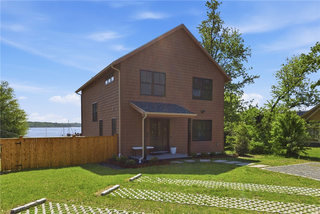 1124 Narragansett Boulevard