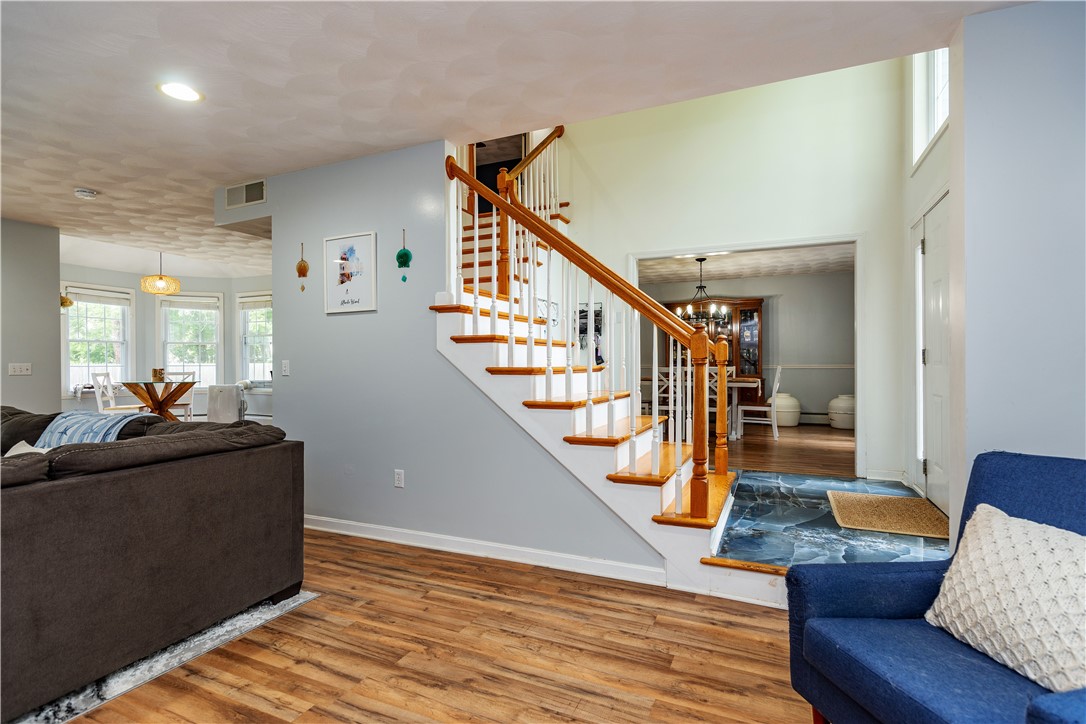 195 Oakland Beach Avenue