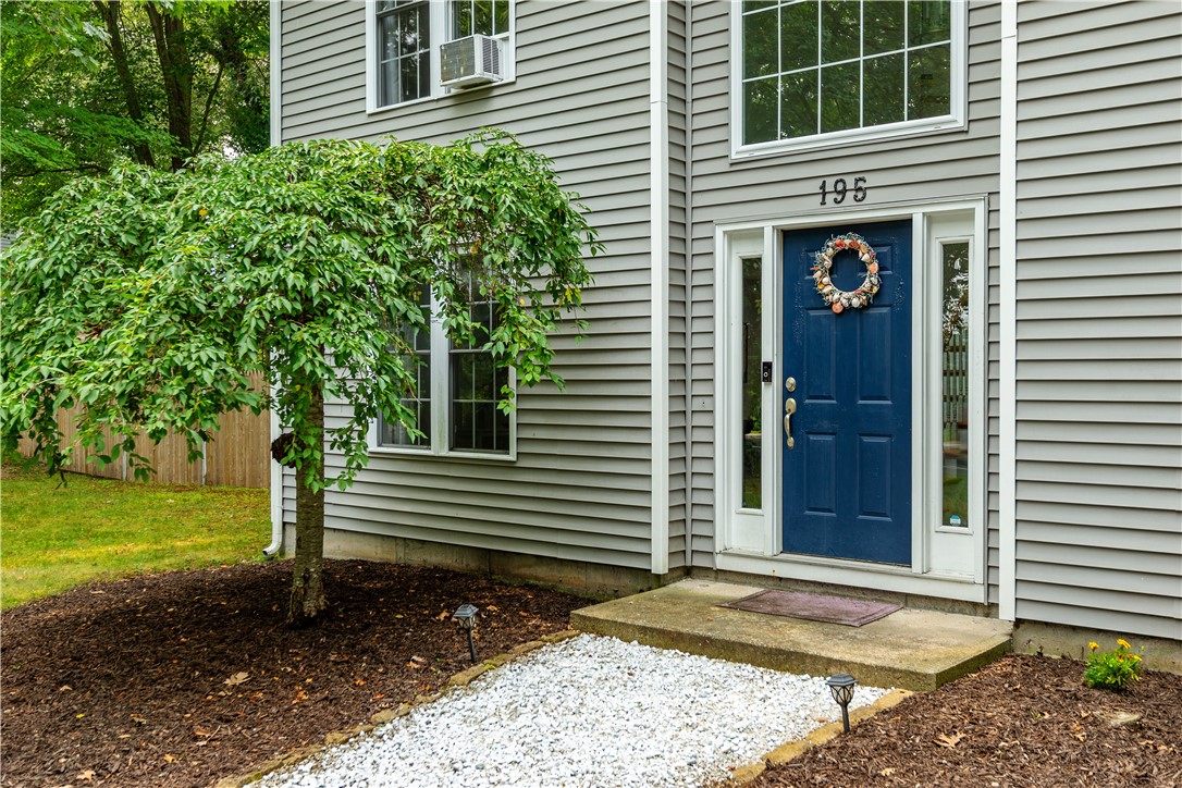 195 Oakland Beach Avenue