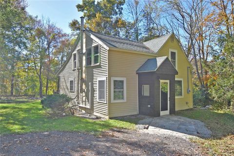 105 SOUTH KILLINGLY Road Foster RI 02825