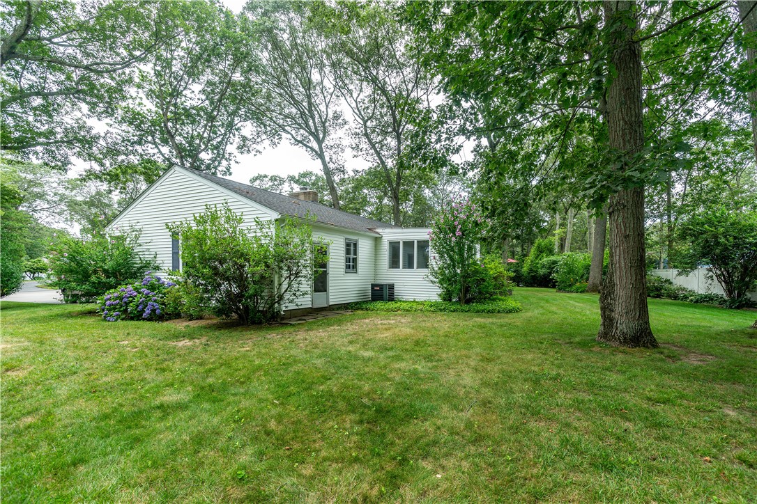 Warwick, Rhode Island 02886, United States, 3 Bedrooms Bedrooms, ,2 BathroomsBathrooms,Residential,Active,171841