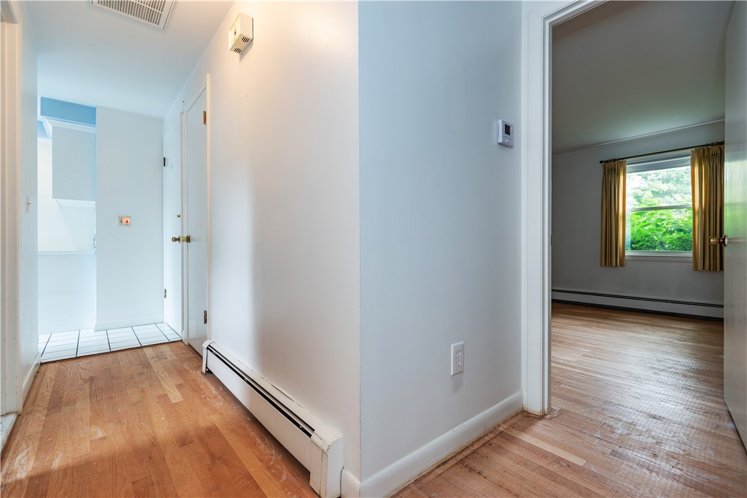 Warwick, Rhode Island 02886, United States, 3 Bedrooms Bedrooms, ,2 BathroomsBathrooms,Residential,Active,171841