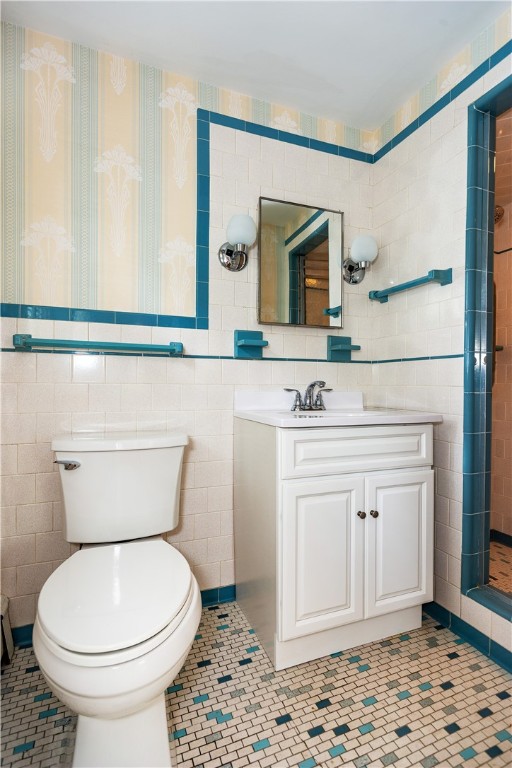 Warwick, Rhode Island 02886, United States, 3 Bedrooms Bedrooms, ,2 BathroomsBathrooms,Residential,Active,171841