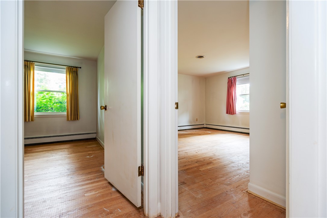 Warwick, Rhode Island 02886, United States, 3 Bedrooms Bedrooms, ,2 BathroomsBathrooms,Residential,Active,171841