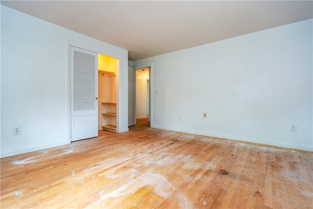 Warwick, Rhode Island 02886, United States, 3 Bedrooms Bedrooms, ,2 BathroomsBathrooms,Residential,Active,171841