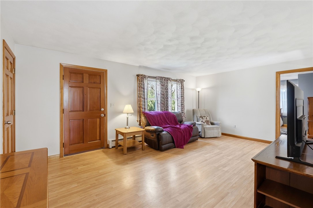 1 Roslyn Avenue