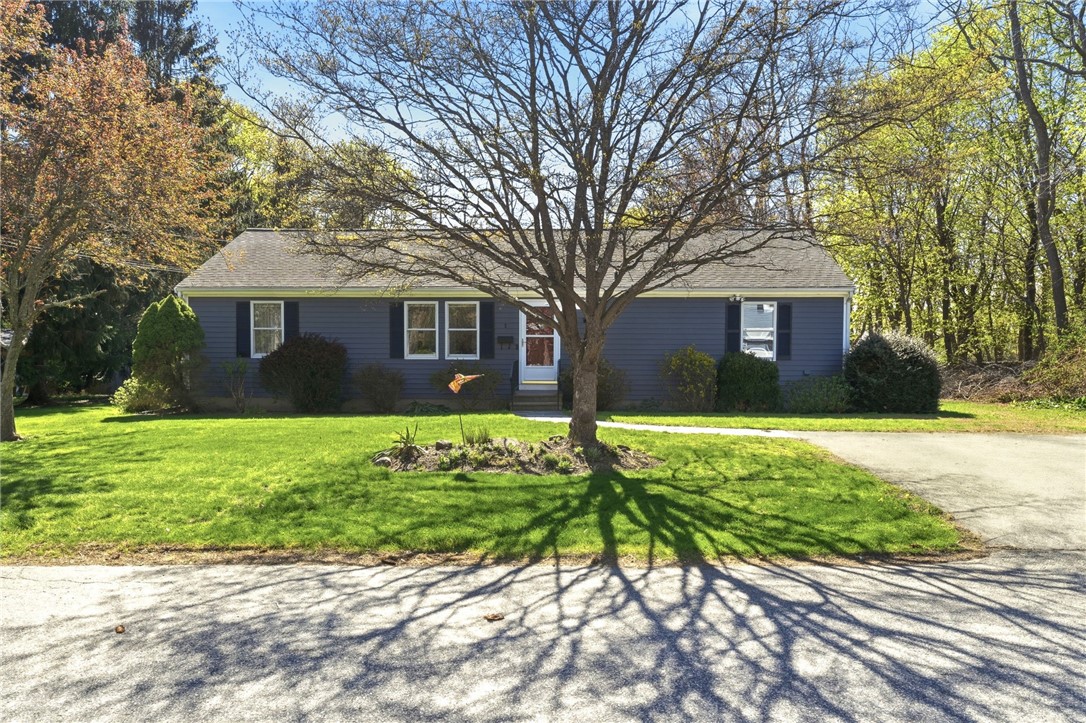 1 Roslyn Avenue