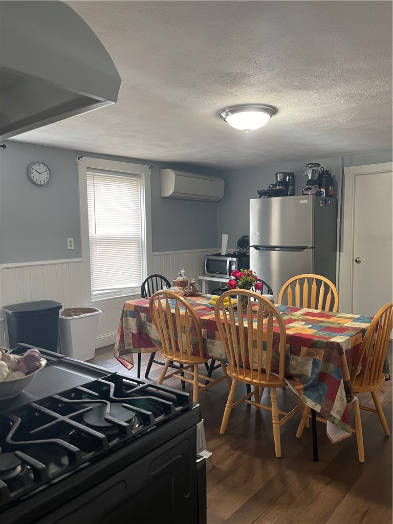 12 Third School Street 2