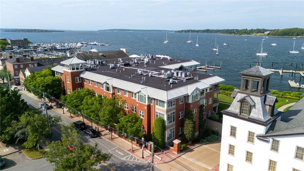 341 Thames Street 302-S