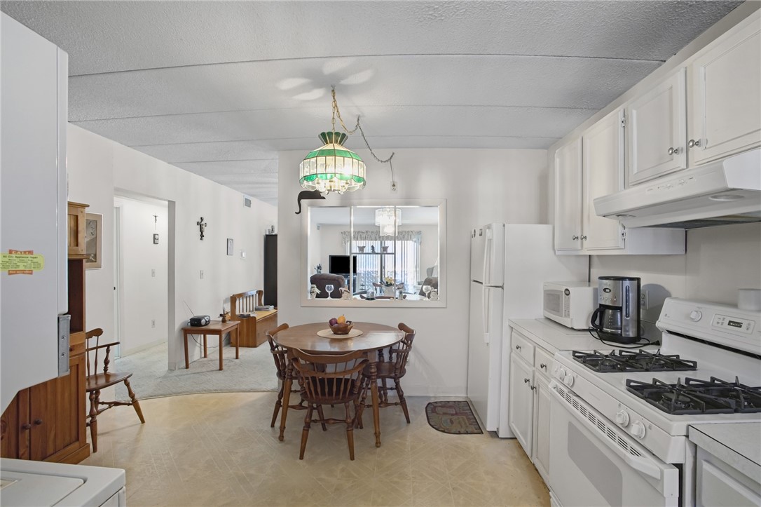 143 Hoffman Avenue 208