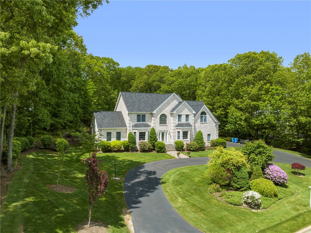 6 PADDOCK Drive