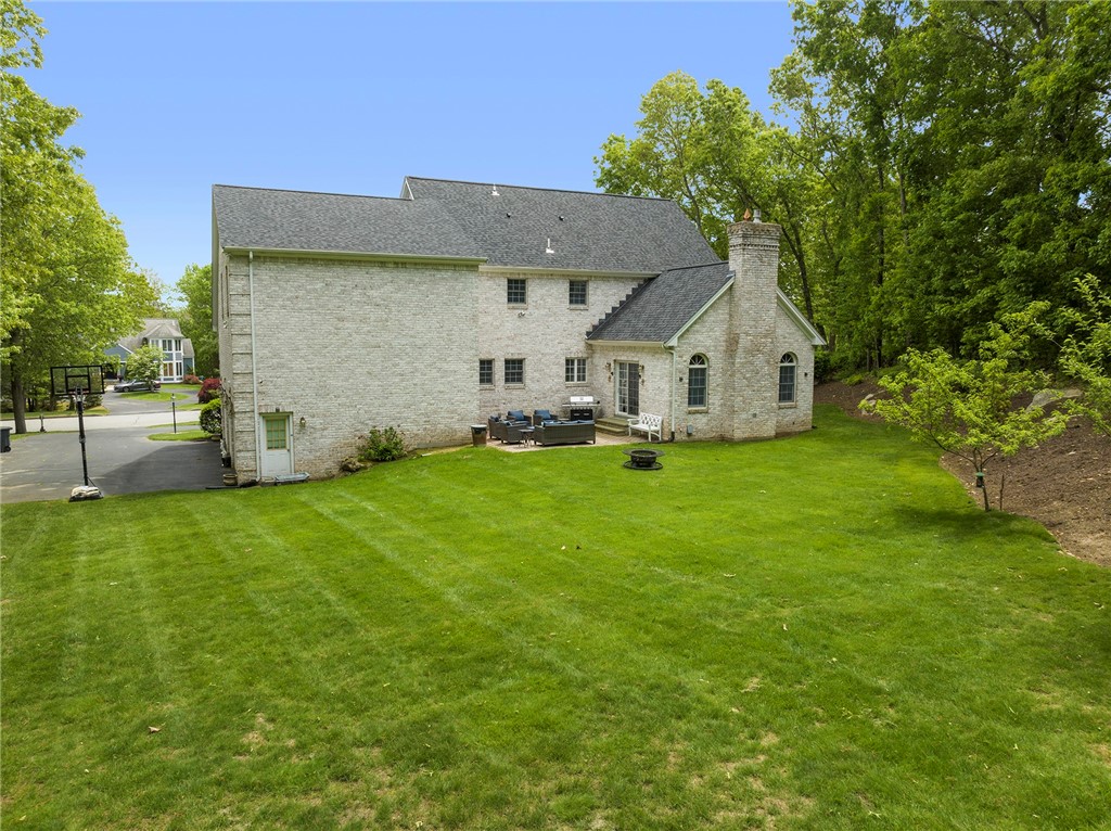 6 PADDOCK Drive