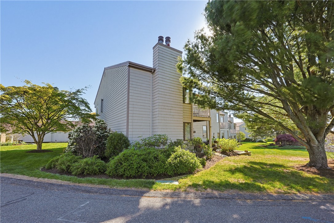 77 Windward Lane
