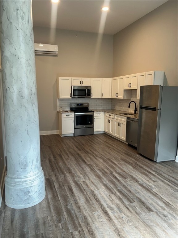 18 Spruce Street 109